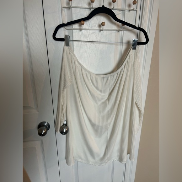 Boohoo ribbed off shoulder top - Picture 2 of 4